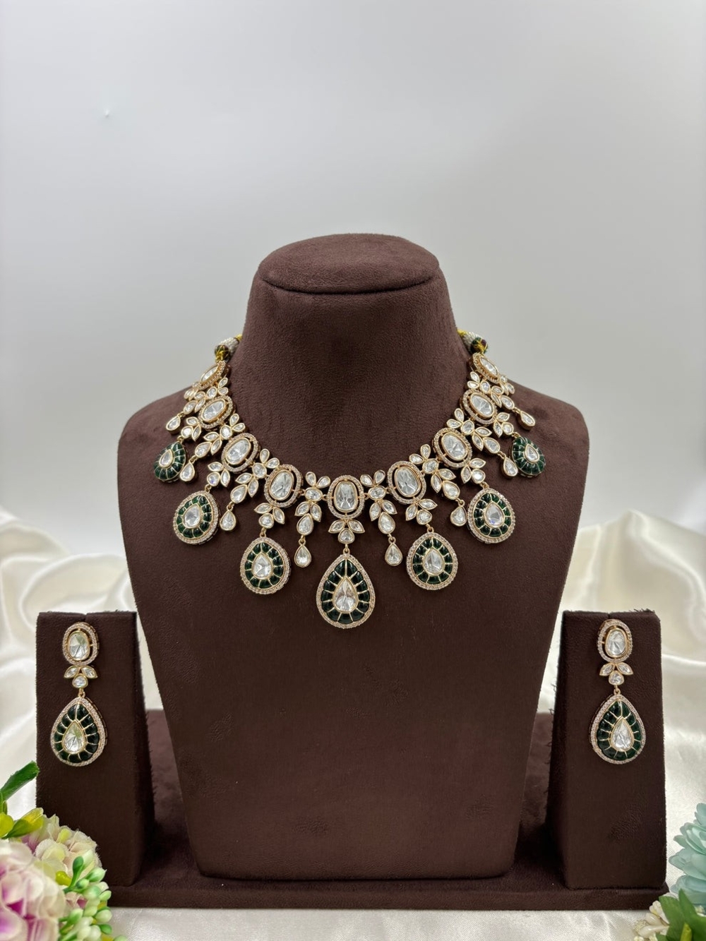 Elegant Green and Gold Teardrop Cz Necklace Set